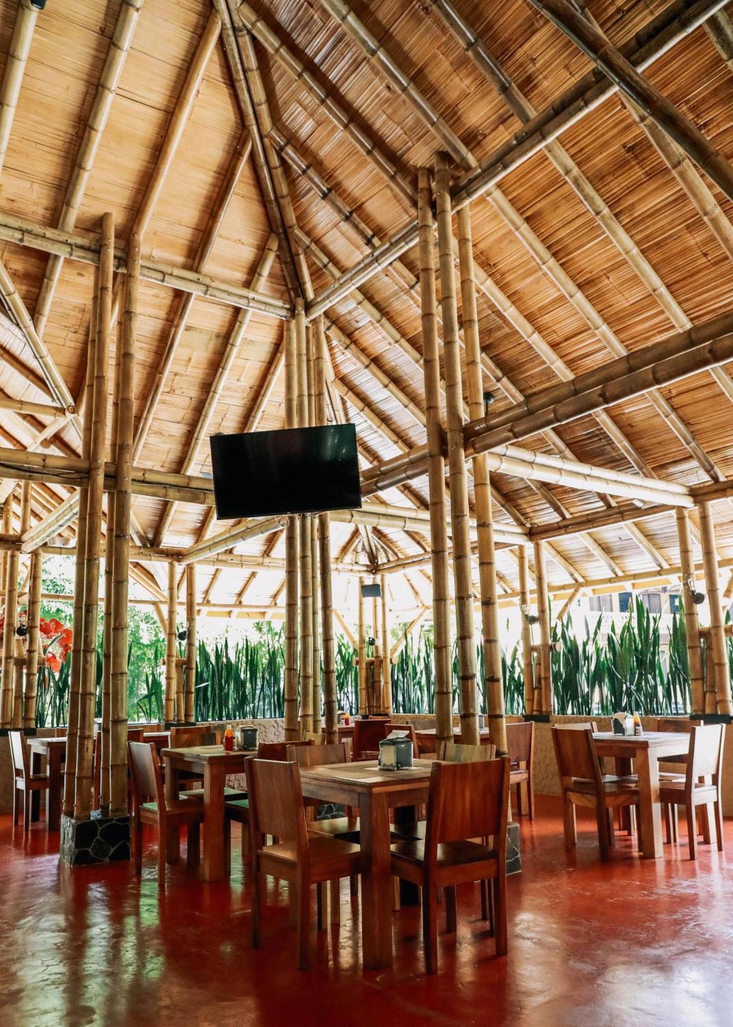 Hotel Y Restaurante El Paramo San Rafael  Exteriör bild
